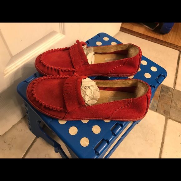 New Uggs youth size 2 - Picture 2 of 4